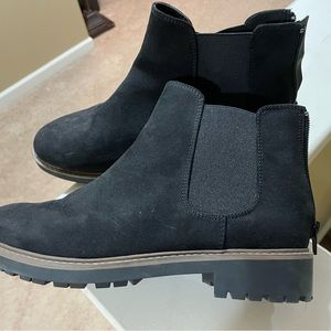 Black boots with zip back